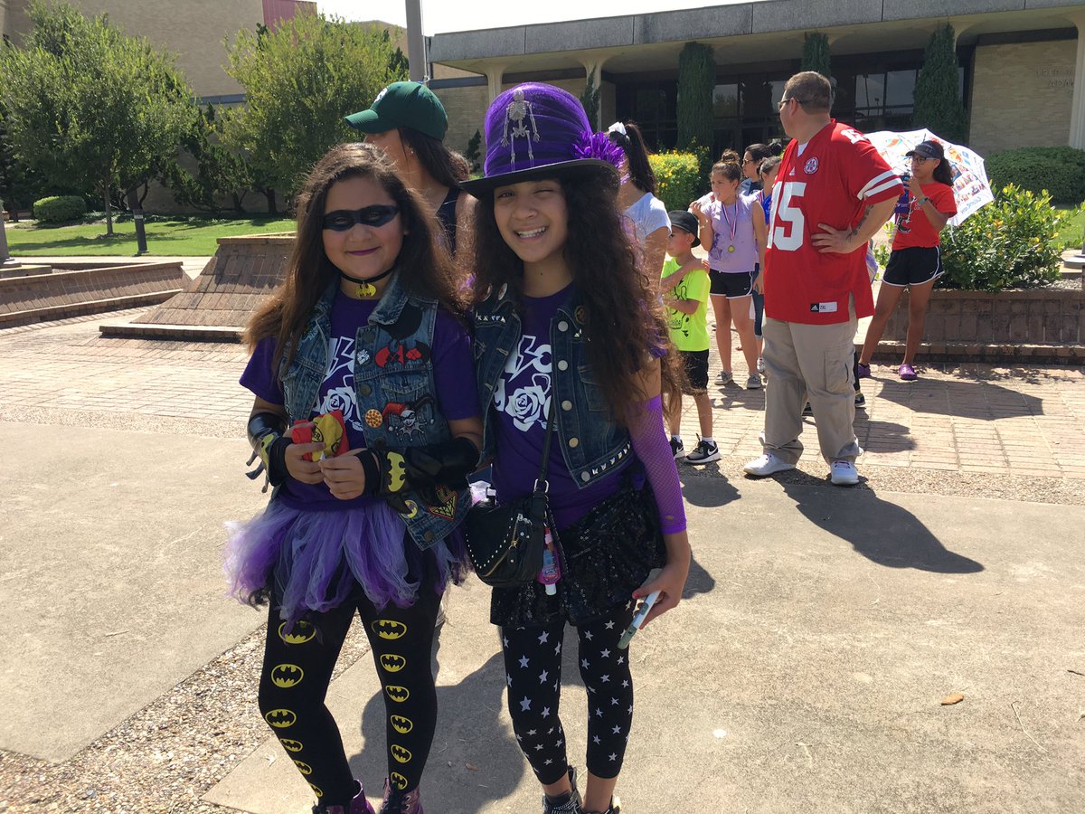 tim_archuleta's tweet photo. Had a fantastic time at the Go Purple Safe Families Festival. Hundreds visited the Caller-Times booth. #behindbrokendoors https://t.co/NXC3QlmoUs