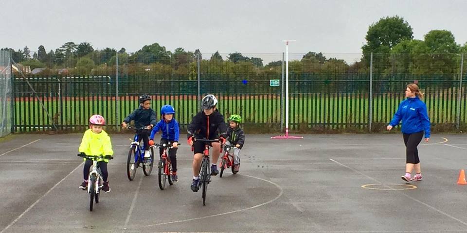 headstartcycle's tweet image. @SwallowfieldVC Saturday morning coaching session was a success despite the rain! #cycling #swallowfield