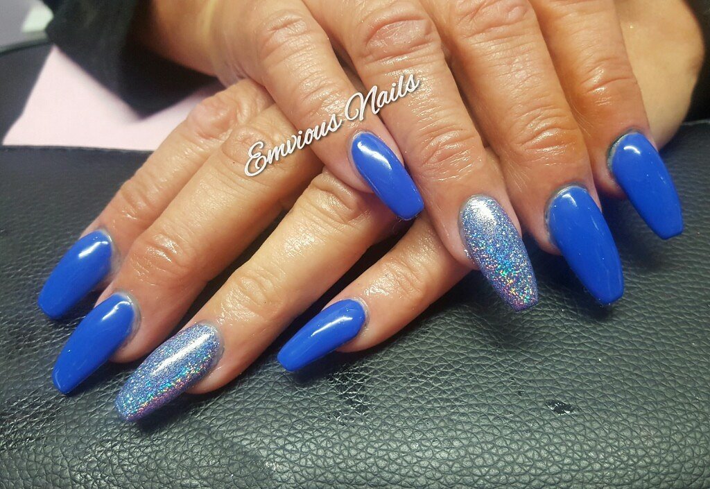 EmviousN's tweet photo. Gelish Mali - Blu Me Away &amp; Magpie Glitter Emily #gelish #magpieglitter #scunthorpe #nails https://t.co/Pl8NB0EEAQ