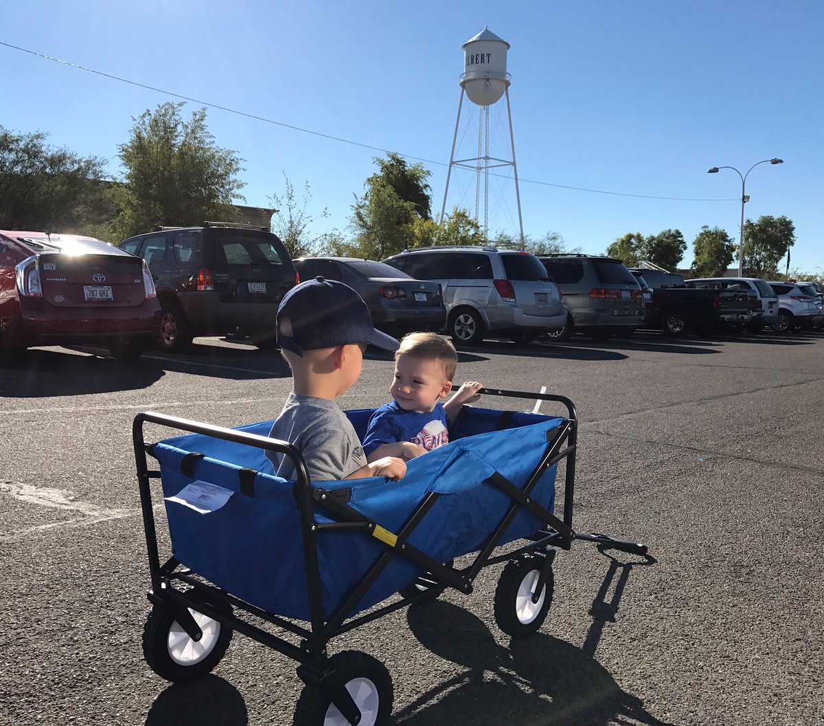 TheRadioJay's tweet photo. #GilbertLife 😎 @GilbertMarket https://t.co/BUYFWY2qRK