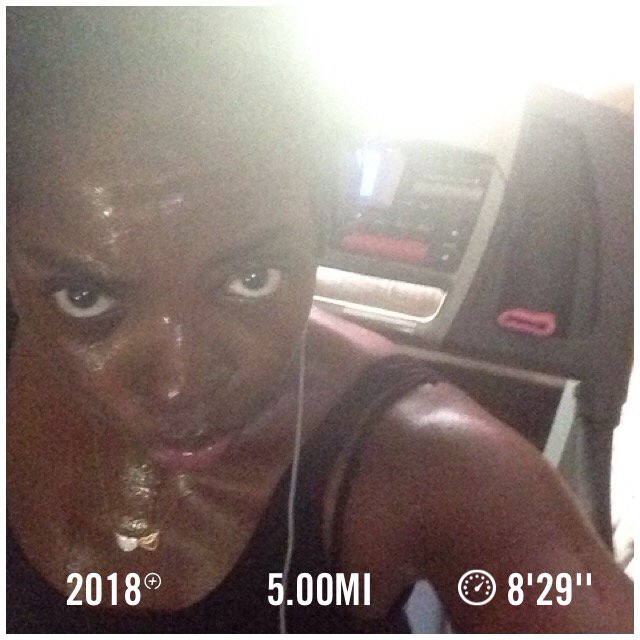 AmandaShea46's tweet photo. I just ran 5.00 mi with Nike+. https://t.co/9l1tVeJkxg #nikeplus https://t.co/T4oTxWgQMt