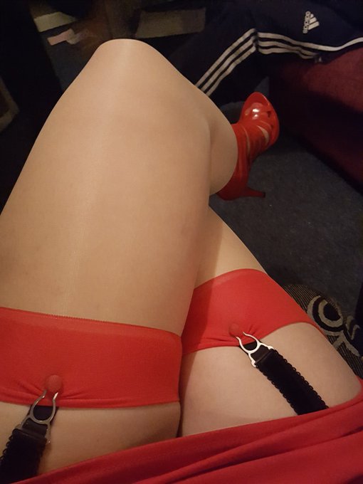 Something a little different! Let the night begin 😉 xxx https://t.co/VIHFuJKKgi