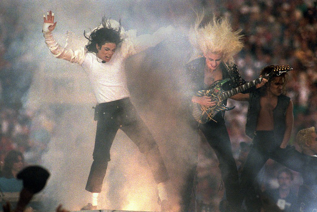 Michael Jackson estate sells Sony/ATV Music Publishing business to Sony go.spin.com/2dzSMTW