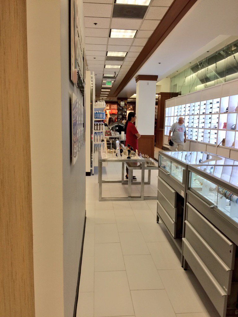 MalibuRumBarbie's tweet photo. When did @USCBookstore become the Beverly Center? Kate Spade yoga crap, makeup counters?? #leftemptyhanded https://t.co/9XIZcJ7VKK