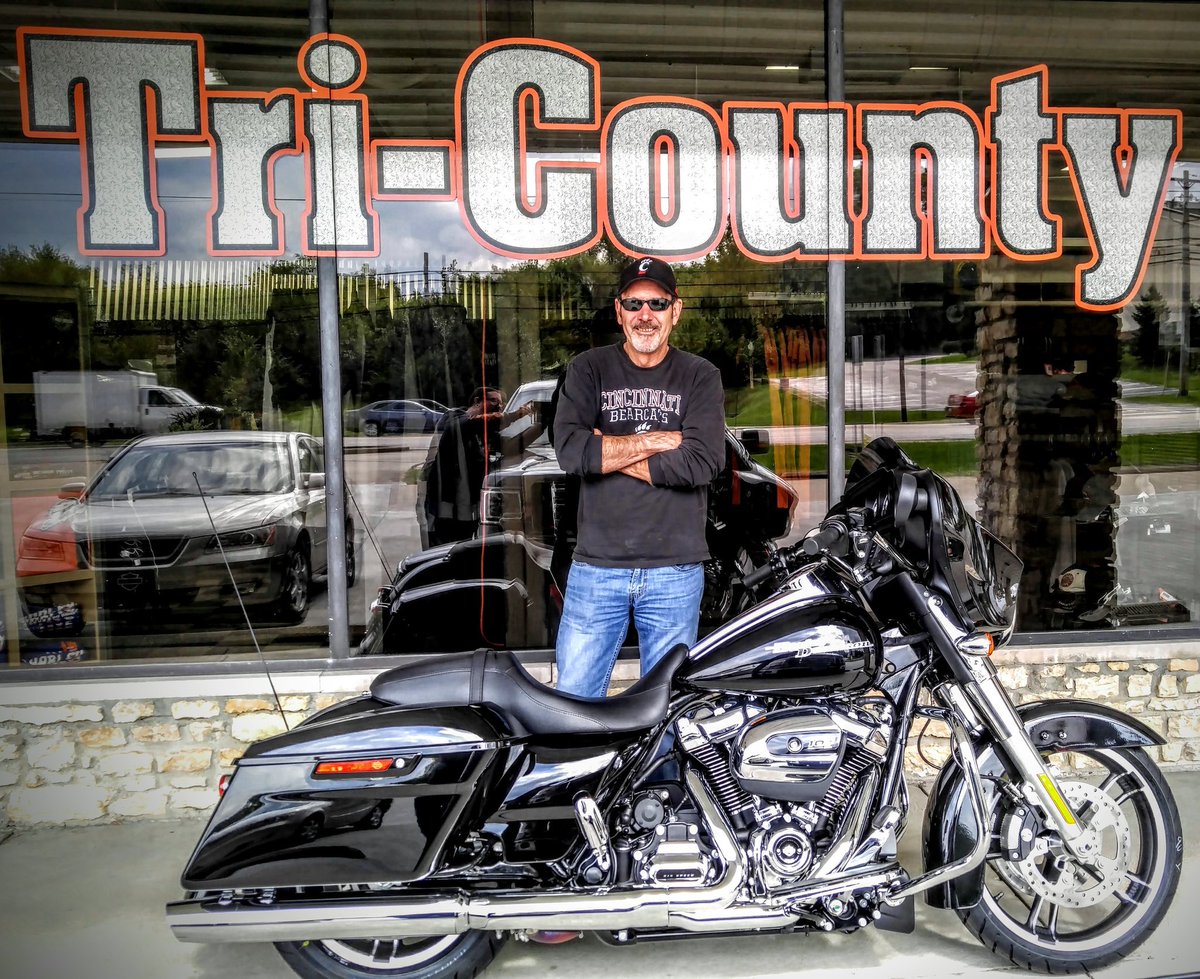 TriCountyHarley's tweet photo. Congratulations to John Neggie on the purchase of his new FLHXS! Welcome to the family! #tricountyharleydavidson #flhxs #milwaukeeight https://t.co/yNR0eNpAzN