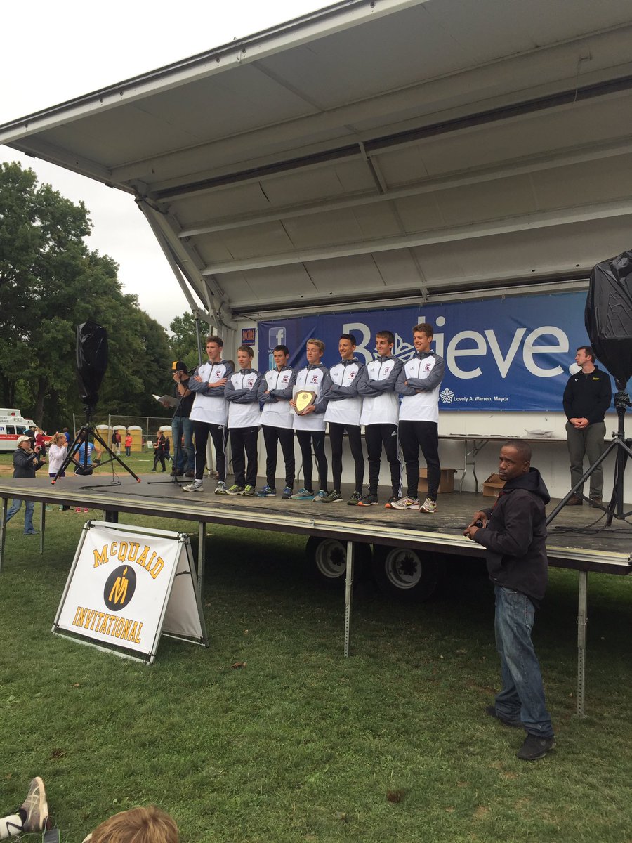 GreeceArcadiaXC's tweet photo. Your Varsity Boys @GreeceArcadia Cross Country team placed 1st at the McQuaid Invitational out of 34 teams! Good job boys! @gina_b_larsen https://t.co/EGpJTB3Jyw