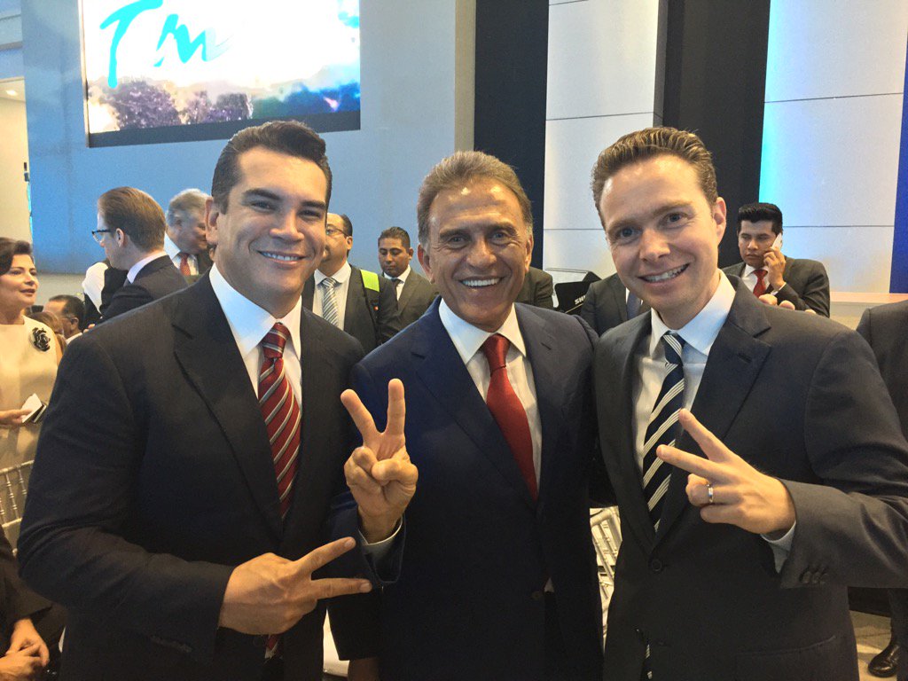 Con mis amigos los gobernadores de Chiapas y Campeche convenimos impulsar un trato preferente al Sur del país.