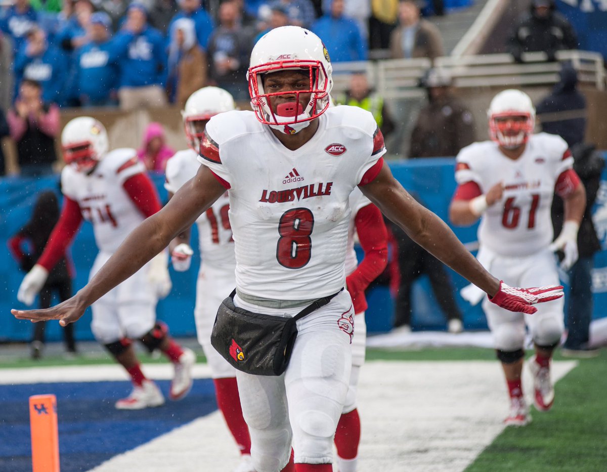 MENSLOGlC's tweet photo. Who takes tonight's game? 

RT for Louisville 🔴⚪️
Like for Clemson 🐾 https://t.co/bBSTpzfYjo