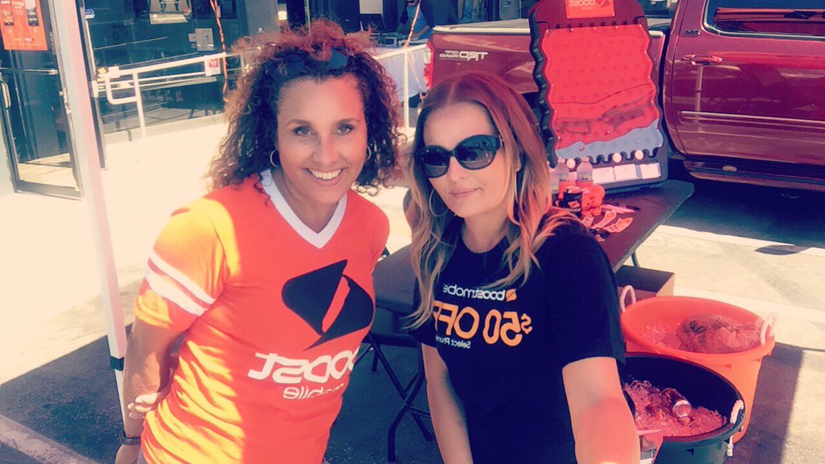 Mel_Marceco's tweet photo. #Phonetastic #GrandOpening landed perfectly on the #WhereYouAtWeekend! Come on down! Free food, music, face painting and killer #BoostDealz! https://t.co/BBG28jmzWJ