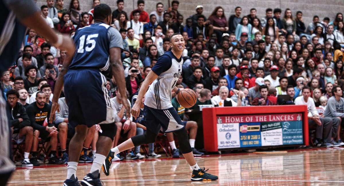 Raise your hand if you love seeing @daanteee back on the court!! 🙋‍♂️🙋🙋‍♂️🙋🙋‍♂️🙋 https://t.co/3xdCk3VKbx