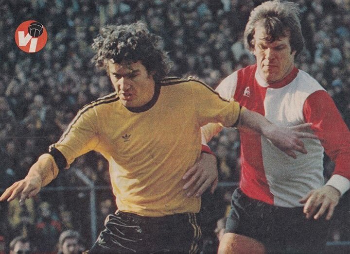 OldFootball11's tweet photo. #RodaJC v #Feyenoord (1977): #GerardVanDerLem and #TheoDeJong; #VanDerLem #DeJong; #Kerkrade #Kaalheide https://t.co/BTzZadKzMi