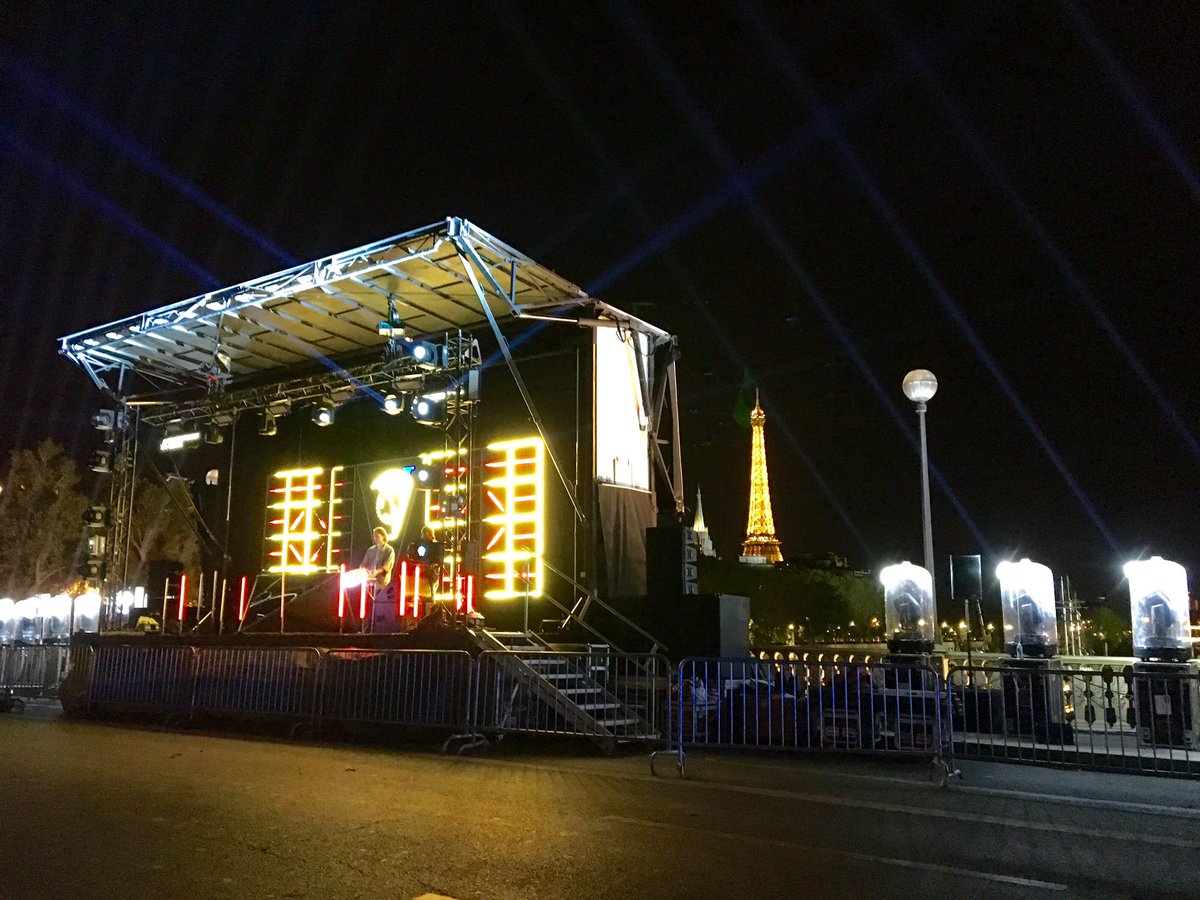theabsolutcc's tweet photo. Here we go!! #NuitBlanche #OXproject #ScenographyWithAView ๐ https://t.co/7CIIFRMovo