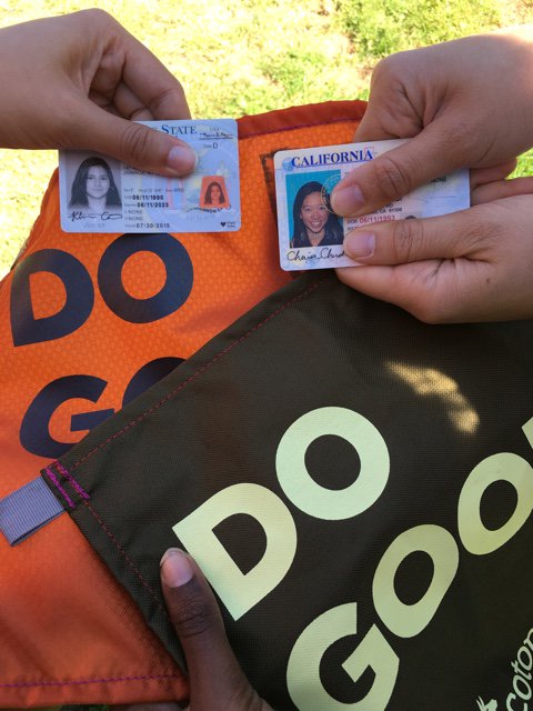 cherises_pieces's tweet photo. Same BIRTHDAY!!! What are the odds? 1/365 that's what. #twinning #questival https://t.co/EQwlCr2wPs