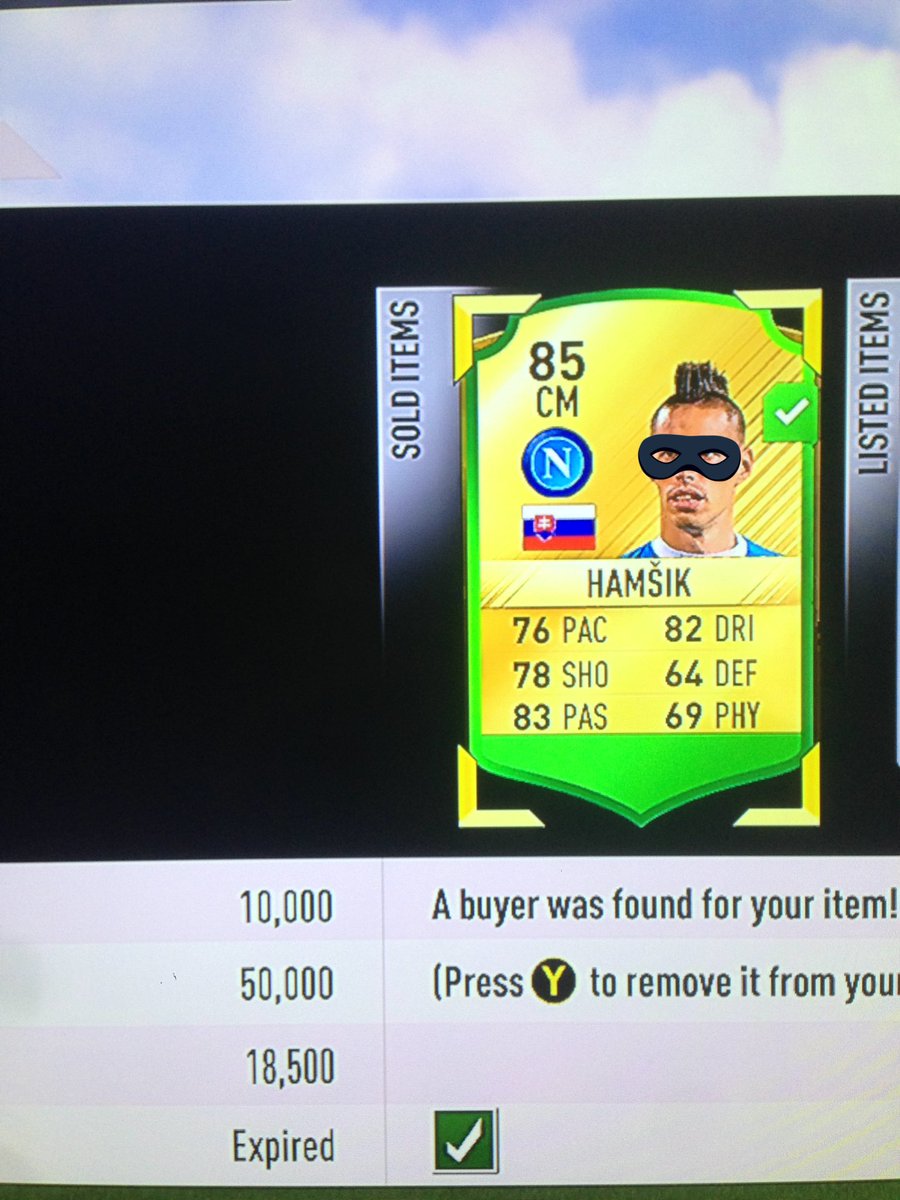 chrisdong22's tweet photo. First FIFA 17 transfer sold 18.5k #Hamsik good start https://t.co/KVoHSeAg0m