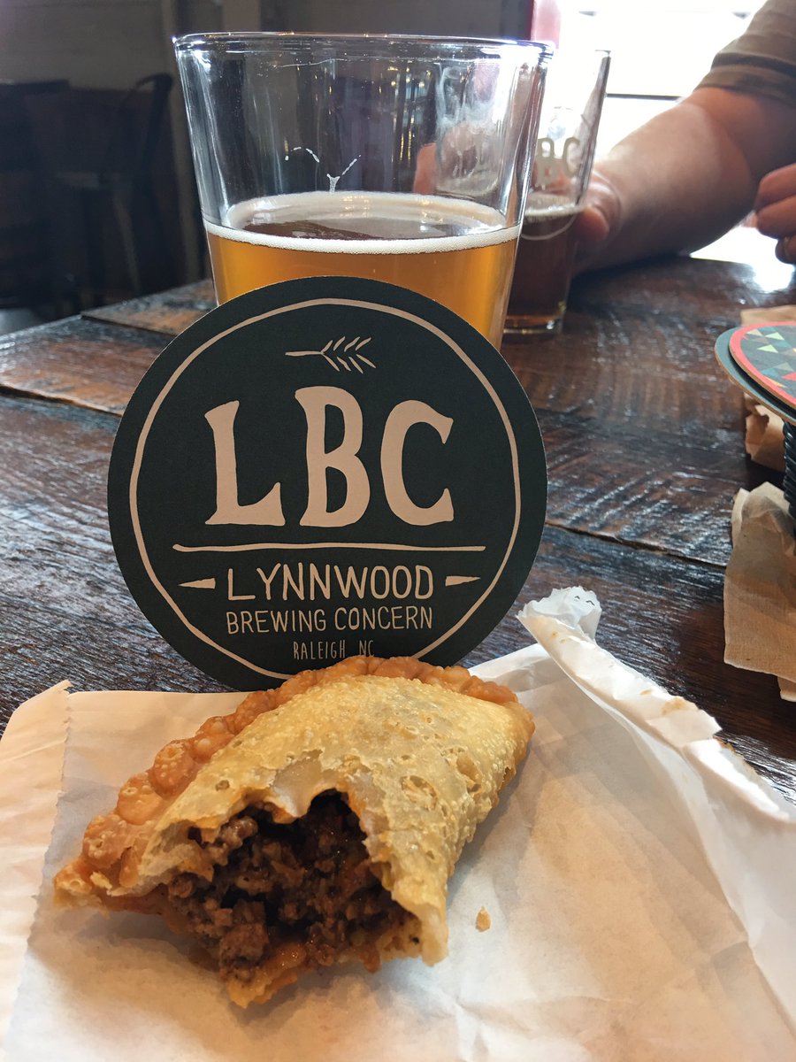 CADoodleMoo's tweet photo. Perfect pre-game = @fuzzysempanadas plus @BrewingLynnwood Carolina Crusher! #eatlocal #drinklocal #TheFuzzy https://t.co/i0JwyXCJM0
