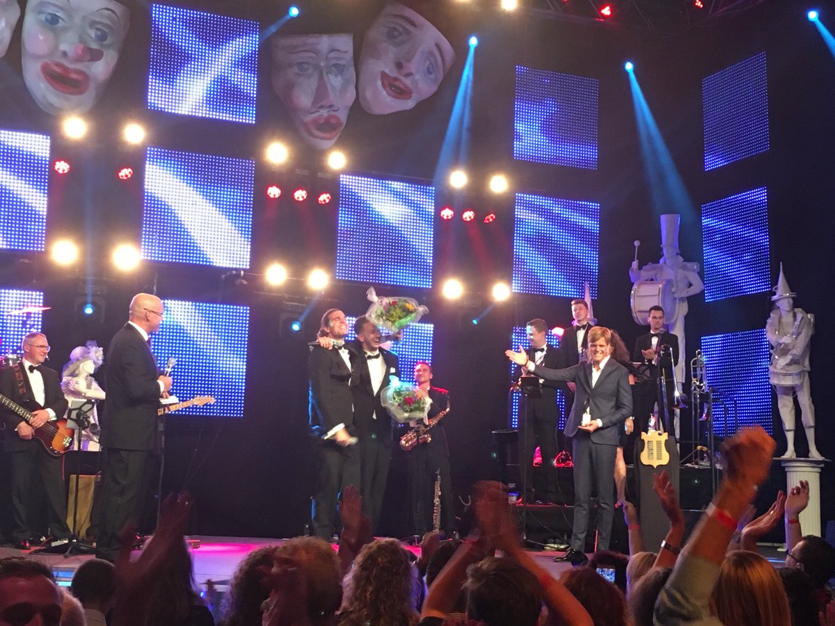ronaspers's tweet photo. Mooie winnaar #opusjocus: @franspollux met ‘Dich bis enne Pipo’. Mooie avond in De Maaspoort https://t.co/IwfQORvxYA