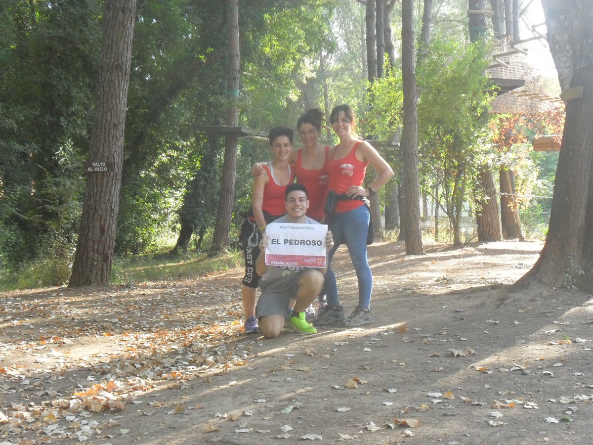 SinlyFriend's tweet photo. @Sevilla_Turismo #Sevillaesprovincia Con las chicas de el parque aventura sierra norte q nos dan todo su apoyo https://t.co/r3gSvYa3Oe