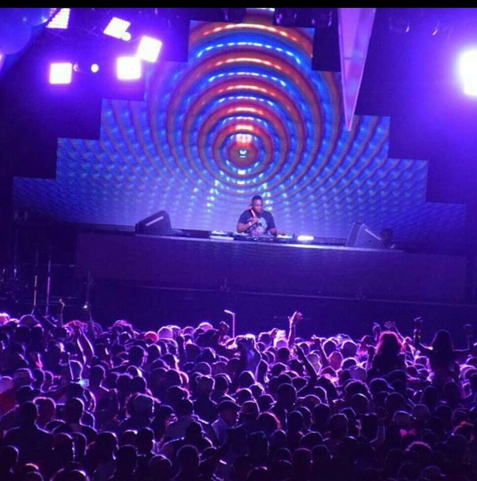 METROFMSA's tweet image. Shimza giving us life! #SpringFiesta2016