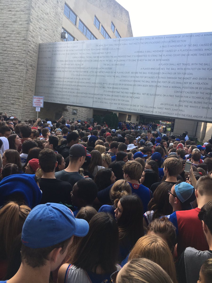 evanphillips45's tweet photo. Late Night line was very poorly managed. #squeezed #cantbreathe @KUHoops @KUAthletics https://t.co/6FBPkZmW6o