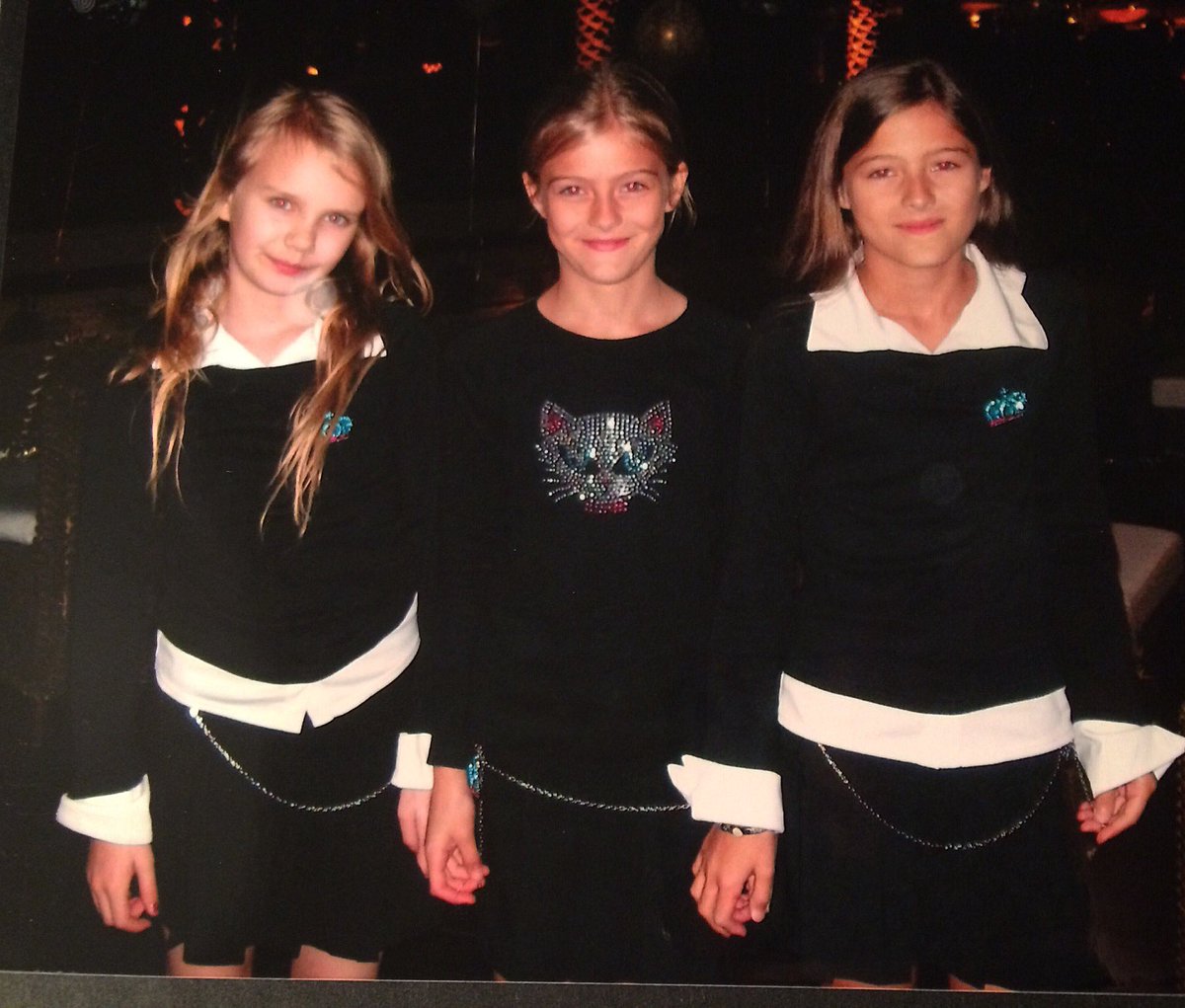 Hanossh's tweet photo. Met my cousins today to watch some old videos lol. I'll miss you💕 https://t.co/slTTy1V3U5