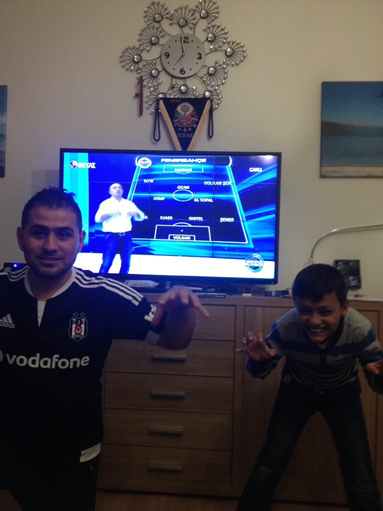 Gedik21Enes's tweet photo. Hade bize gösterin bekliyorum abi  #beyazfutbolsondakika https://t.co/nszC0i3TT6