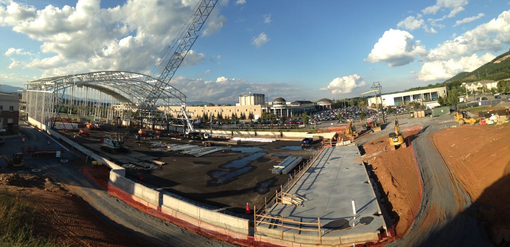 ASeaofRed's tweet photo. Pictures don't do the new indoor practice facility justice. This thing is huge! https://t.co/dJB0tO7qzJ