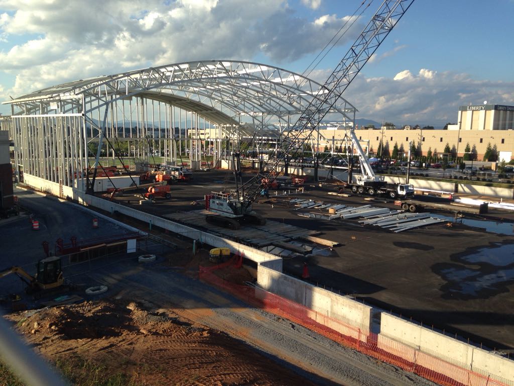 ASeaofRed's tweet photo. Pictures don't do the new indoor practice facility justice. This thing is huge! https://t.co/dJB0tO7qzJ