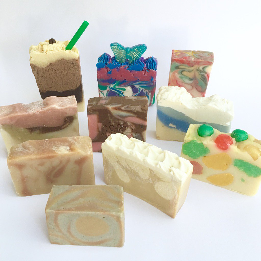 ReplenishSoap's tweet photo. My soaps from the @brambleberry soap swap! So fun 🙂 #bbsoapswap https://t.co/2NdaBU7Y8m
