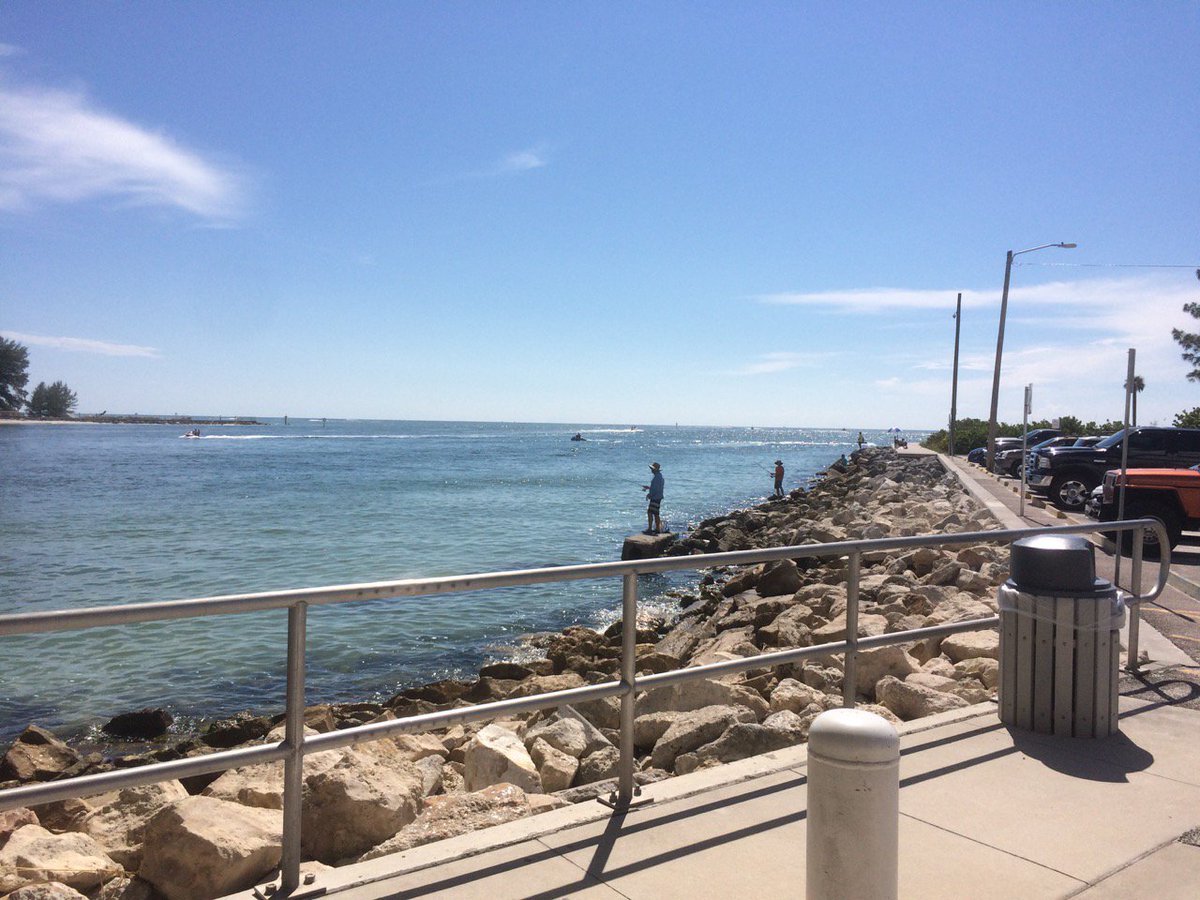 TampaBayPhotos's tweet photo. This is the Florida life - #stpetebeach #tampabay #StPete #burg #stpetebeach #passagrill #liveamplified #pinellas #TampaBayPhotos https://t.co/KL6xWZm2Hg