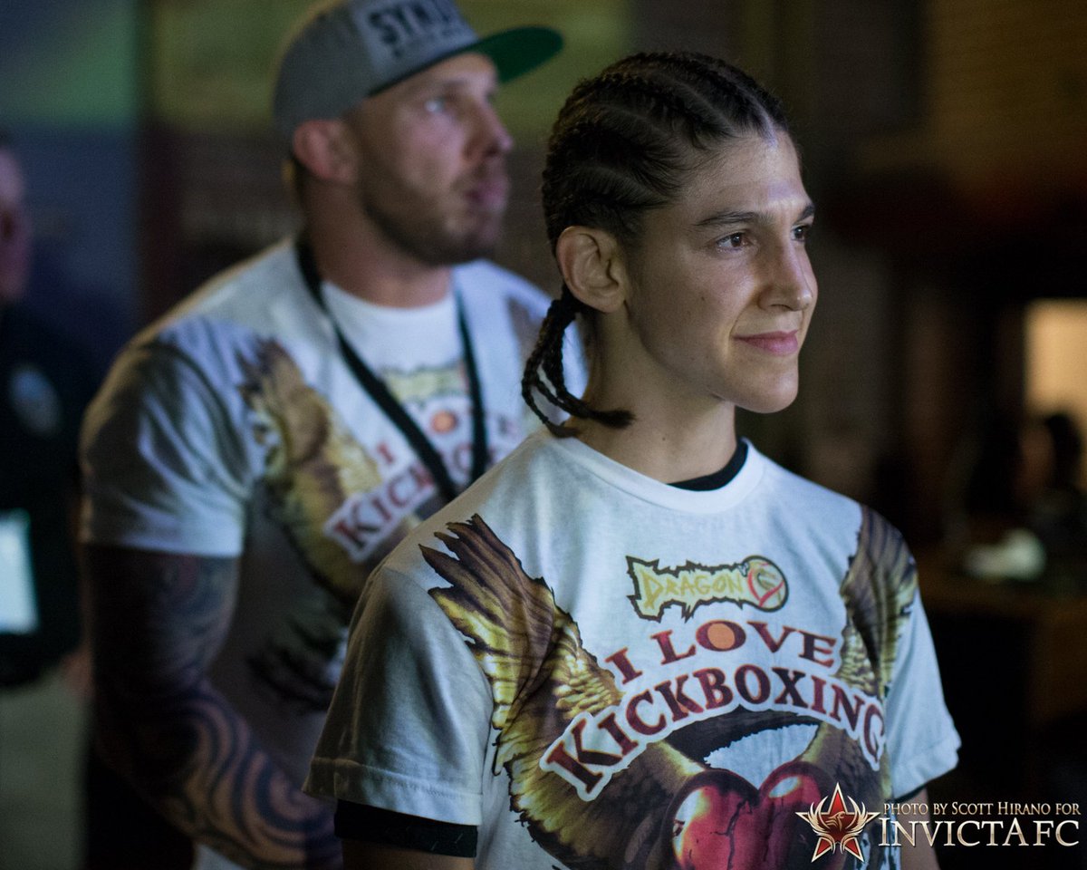 InvictaFights's tweet photo. "I want to become strong enough to smile no matter what happens." - @Roxyfighter #TheHappyWarrior #InvictaFC19 https://t.co/DIzXsfVvem