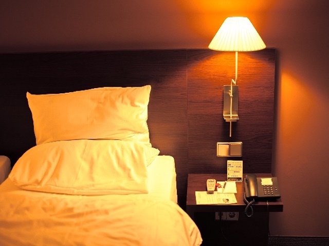 睡眠障害での経済損失、年間3.5兆円 NEDO、不眠症治療アプリの開発に乗り出す （EconomicNews） economic.jp/?p=66813