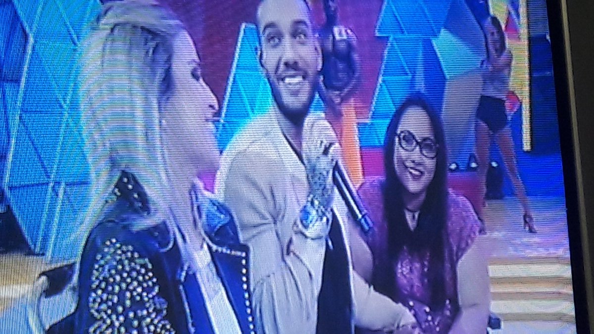 Thayna_Nisner's tweet photo. Olhaaaaaa euuuuuuuu!!! @lucaslucco @Legendarios #QuandoDeusQuer #LucasLuccoNoLegendarios https://t.co/f0U64ne4Ei