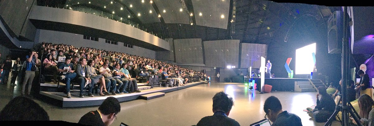 jrdndj's tweet image. panorama of #GDG #DevFestPH #devfest2016 right now at SM Aura Samsung Hall