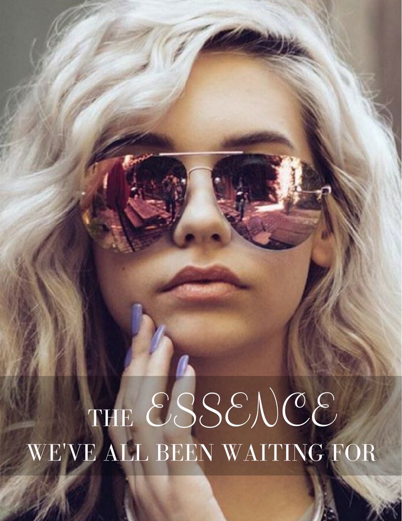 bykassandratate's tweet photo. fancy seeing you here #theclassix #famoux https://t.co/PSzopOAoA3 https://t.co/LRfMYDiltc