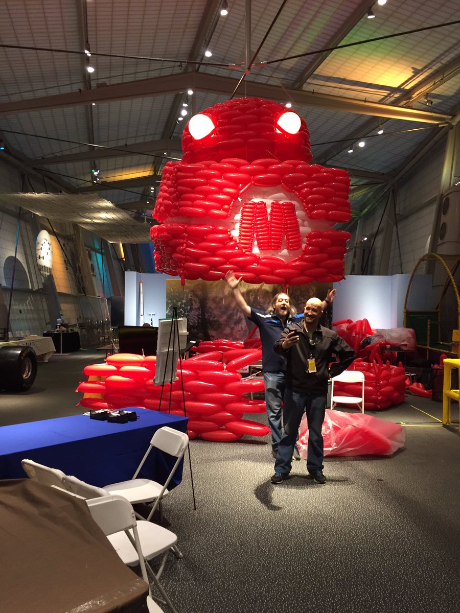 airigami's tweet image. Wrapping up for the night, but #balloonbot is alive at #WMF2016 early start tomorrow!