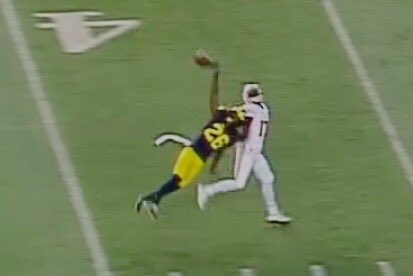 SamHollenshead's tweet photo. #GoBlue!! Amazing, one-handed catch by #jourdanlewis to win the game for #umich. https://t.co/19eIyFPMno