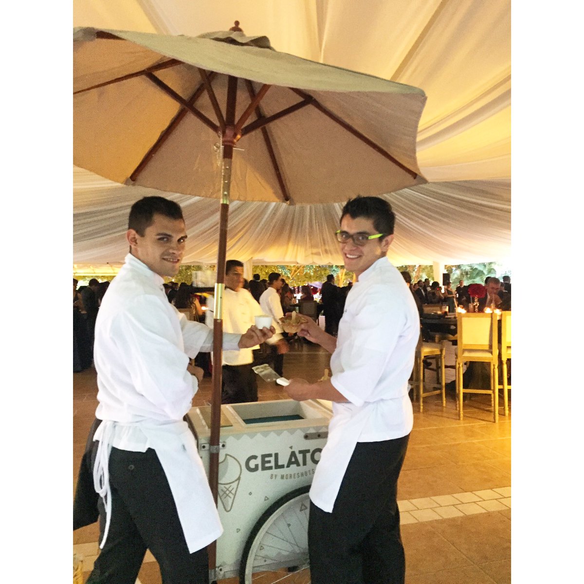 Gelatos de Jaggerbomb + Sangria + Bayles, 2 Bodas 🙏🏻🙏🏻🙏🏻 Lago del Rey y La Florida