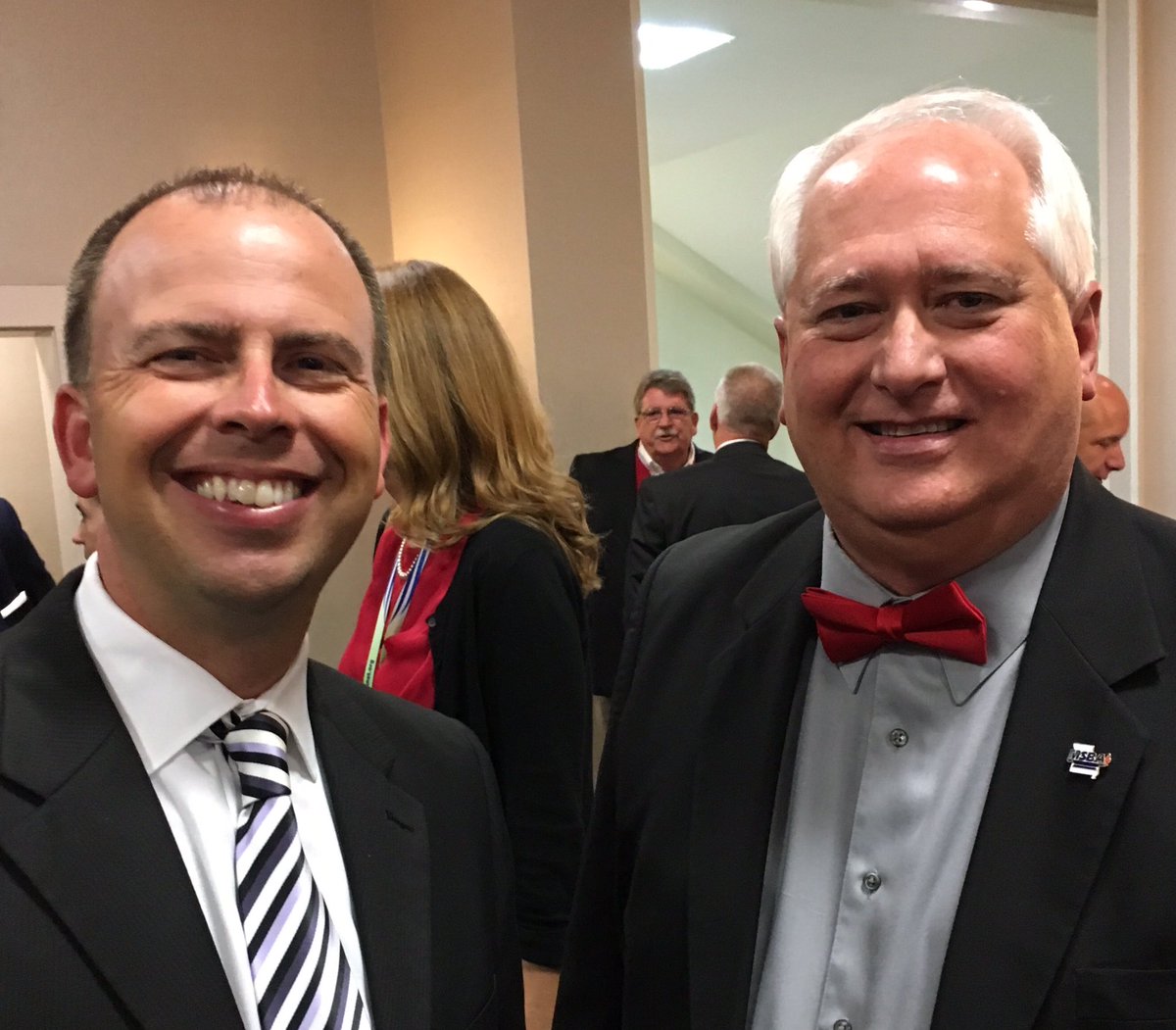 CarolEmbree's tweet photo. @JohnJungmann & finalist @GerryLee2 @MissouriSBA Paul Morris Community Service Award event. Great leaders @officialSPS invested for kids https://t.co/uZkyN4gI3E