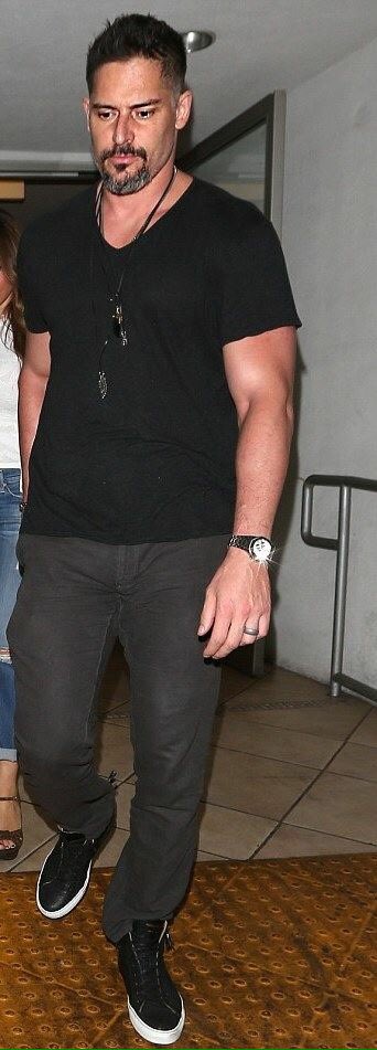 JoeMStyle's tweet image. What suits better with a Saturday? Casual black!!!! #JMStyle