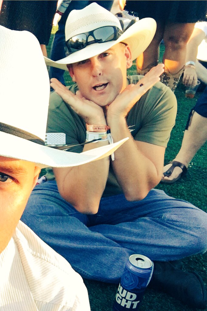 JeNani's tweet photo. So excited for #Route91Harvest @route91harvest 😂 https://t.co/mjLmbuCwDf