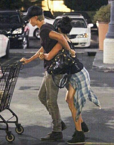 GorgeousDiior's tweet photo. me as a girlfriend https://t.co/btWpJvcpfh