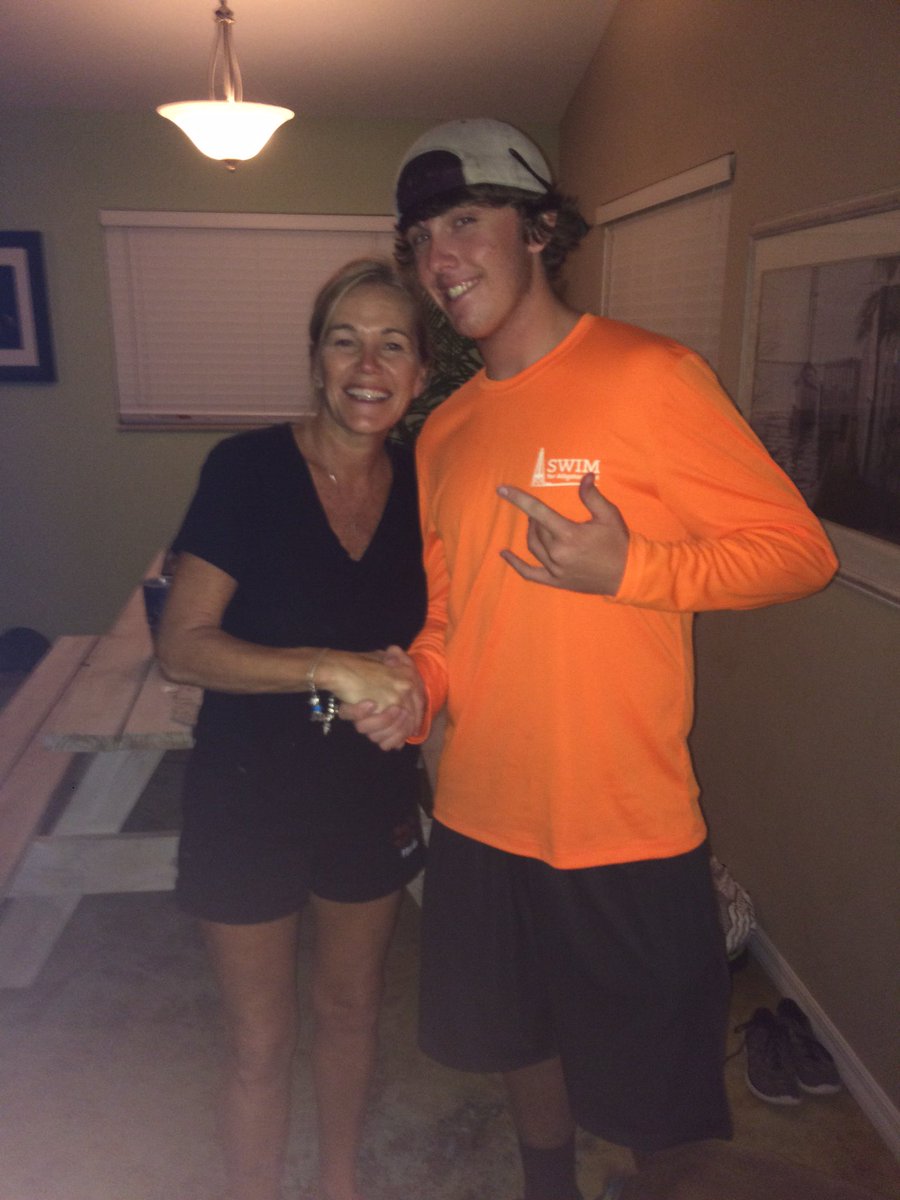 _Shmitty_'s tweet image. 500 RETWEETS AND I CAN TAKE MASONS MOM TO HOMECOMING PLZ HELP