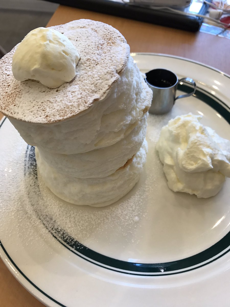 リンク Na Twitterze Cafe Pancakes Gram 越谷レイクタウン店の食限定プレミアムパンケーキ ついに食べたぞ パン ケーキには味があまり無いので 画像のバターとメープルシロップと生クリームをオススメします 生地はふんわりでした 良い体験をした 幸せ