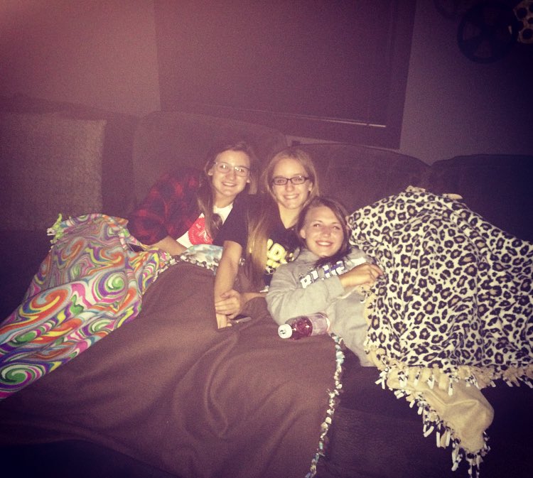 HammerKylie's tweet photo. Lookin like trash but lovin scary movies #October1st2016 https://t.co/fogaHfBQcj