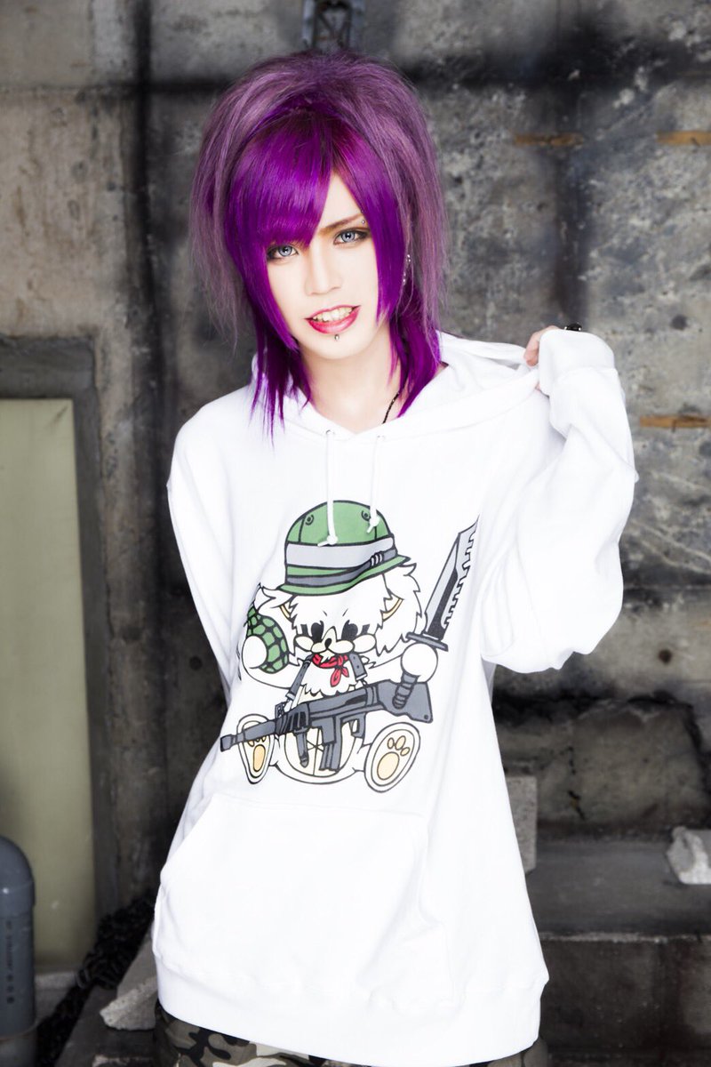 おはよう🍓 へそが出ました。 パーカーもよろしくね？