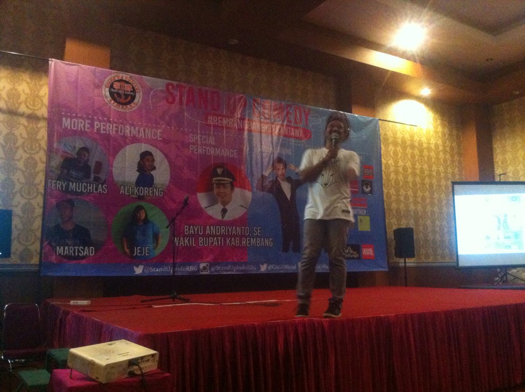 Penampilan komika aseli Sumber Rembang kang mas <a href="/fery_muchlas/">fery muchlas</a> stand up comedy #RembangBangkitkanTawa kopyoorrrrr....