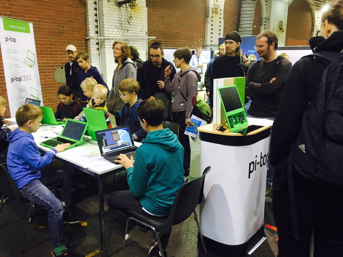 GetPiTop's tweet image. Last day at @MakerFaireBER - excited to see new &amp;amp; familiar faces 😊  #mfb16 #pitop