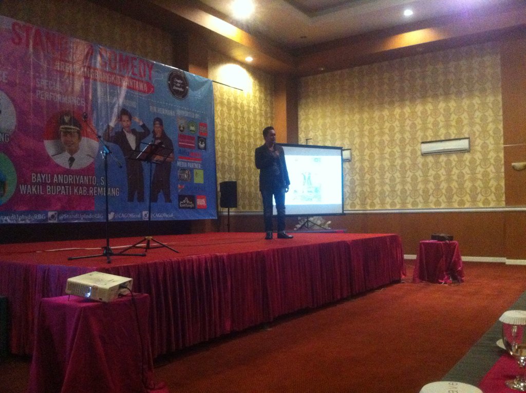 Performa selanjutnya ada mas <a href="/andriyanto_bayu/">Bayu Andriyanto_Rbg</a> di stand up comedy #RembangBangkitkanTawa Petjahhh.....