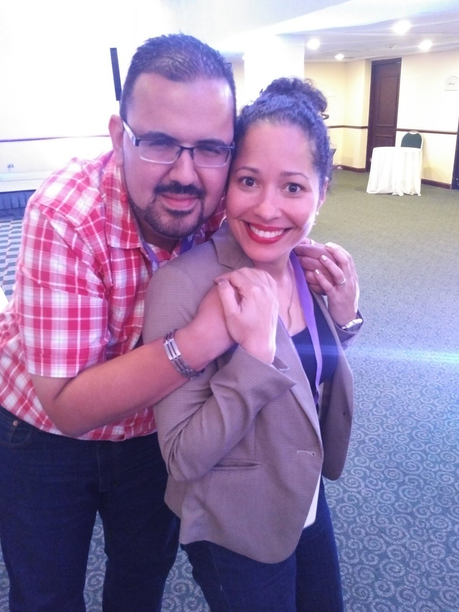 JoseSantiago25's tweet photo. Pues claro que no podia faltar mi foto con @perlasofia en el #PRBC16 #OnlyAtVerdanza @prbloggercon #Hispz17 https://t.co/qpzVYFMrLh