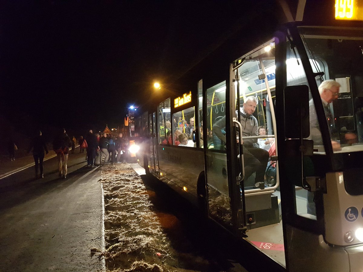 Didischuit's tweet photo. #wandelmarathon #km16 veel lachende gezichten bij vetrek. Succes allemaal en tot  vanmiddag. Hou in ieder geval de humor droog  😉 https://t.co/W6XjxJMpJ7